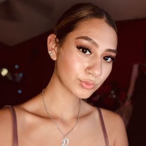 Meet your Posher, Desiree